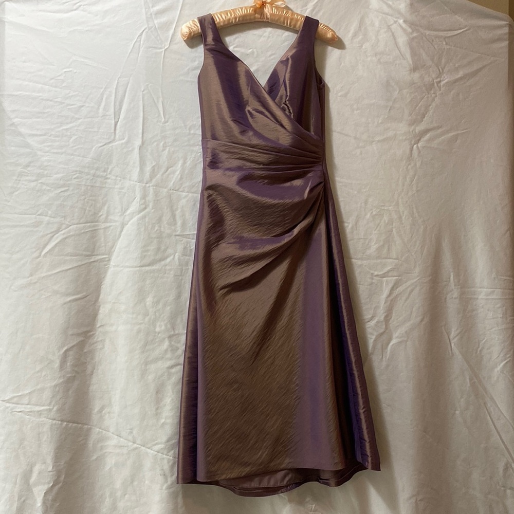 Impression Women’s Satin Polyester Mauve colored cocktail dress. Size 4 Wedding - Picture 2 of 7